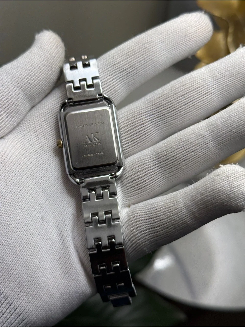 Anne Klein elegant anne